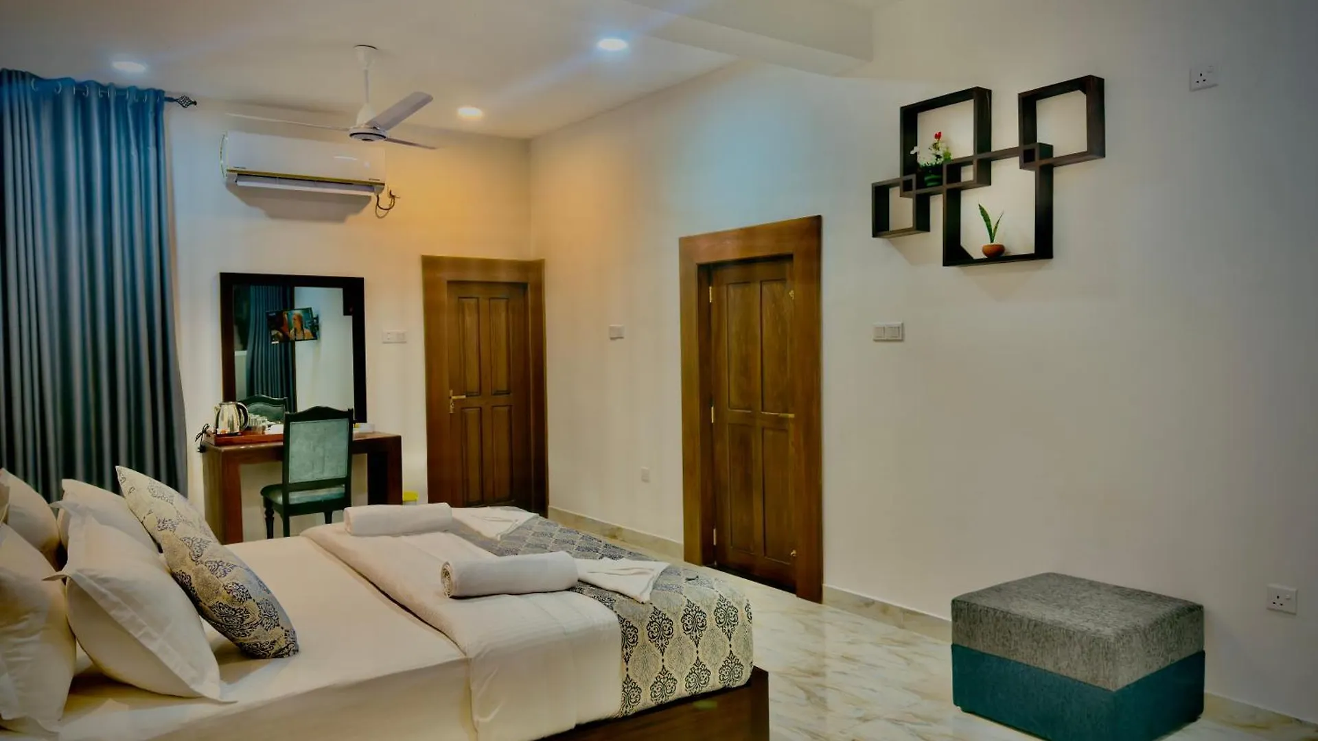 Aloe Transit Hotel Katunayake Bed & Breakfast