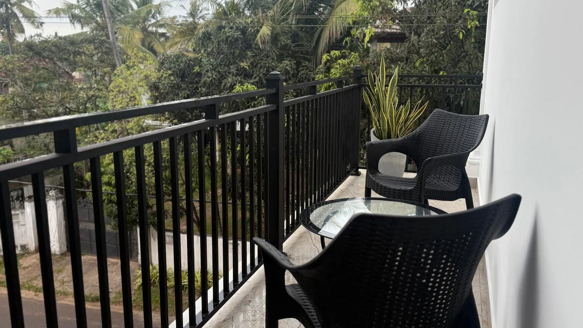 Aloe Transit Hotel Katunayake Bed & Breakfast