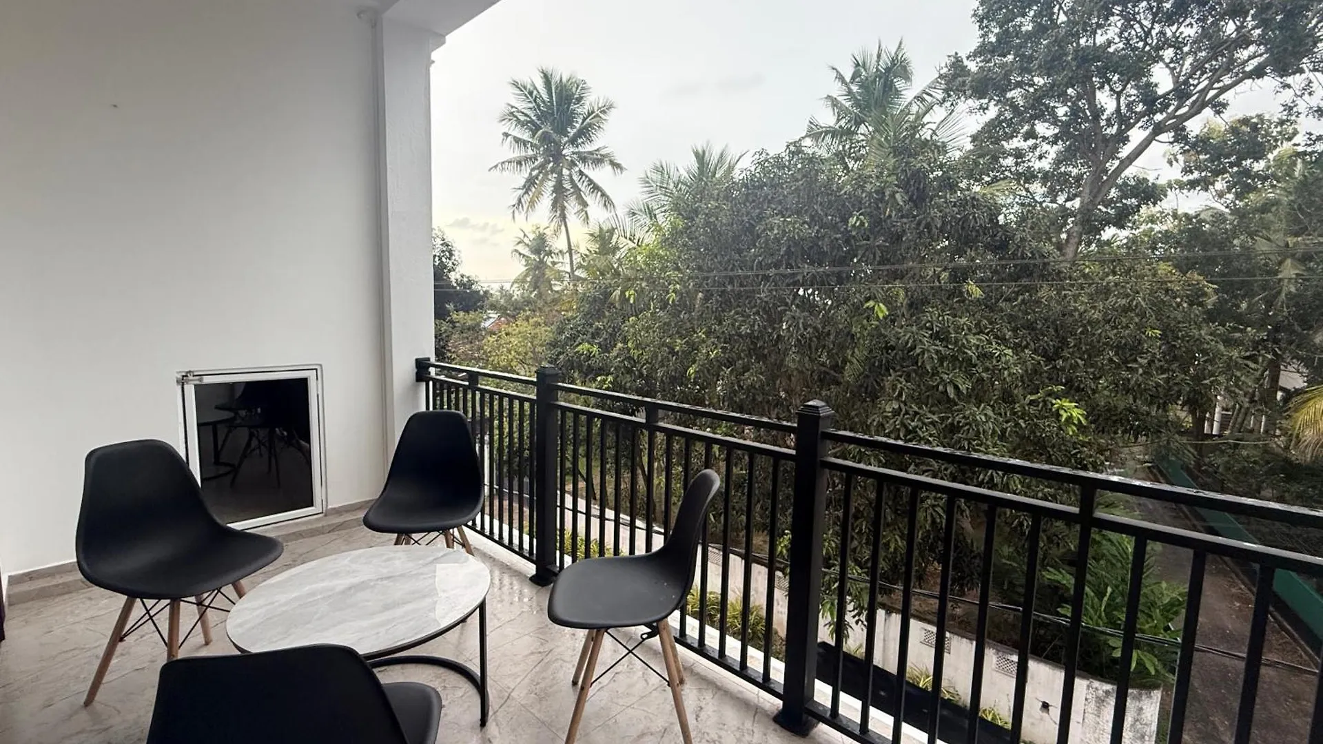 Aloe Transit Hotel Katunayake 0*,