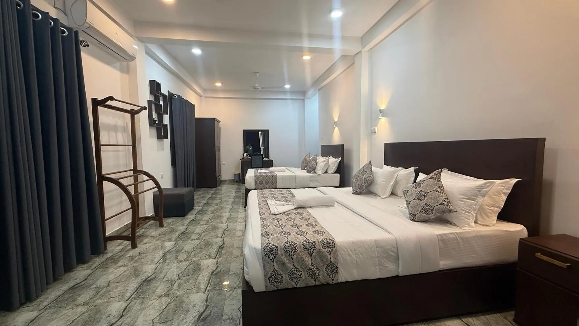 Aloe Transit Hotel Katunayake